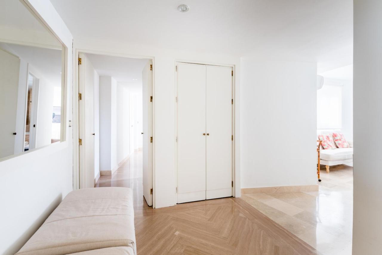 Historic Building Cathedral Apartment Севиля Екстериор снимка