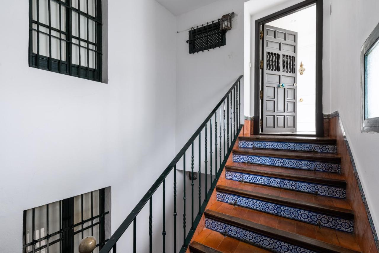 Historic Building Cathedral Apartment Севиля Екстериор снимка