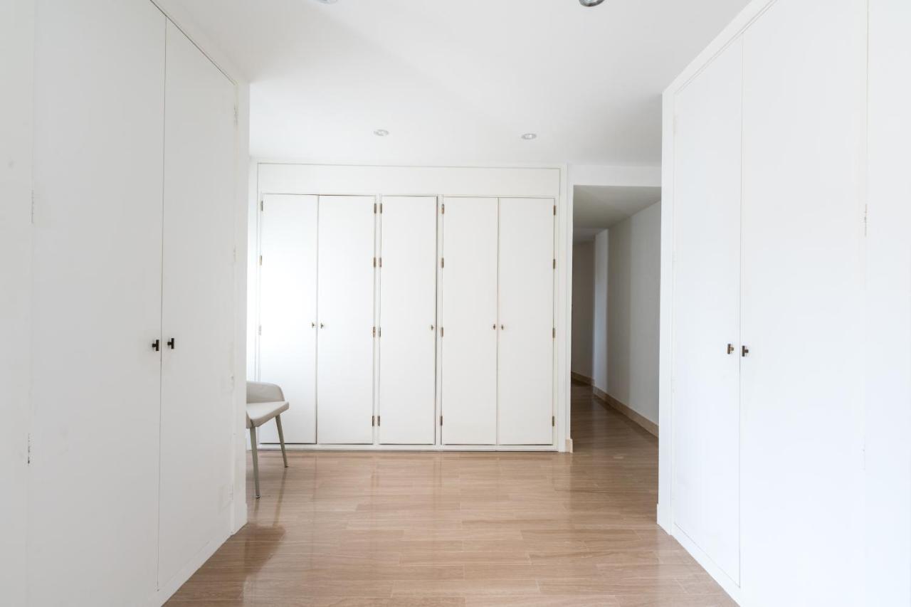 Historic Building Cathedral Apartment Севиля Екстериор снимка